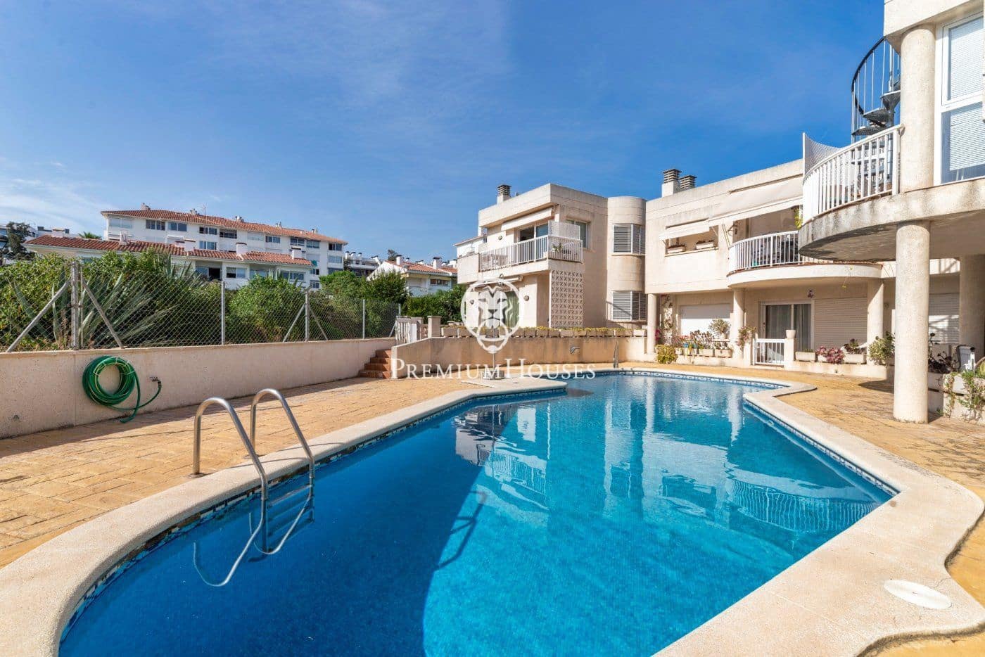 5 slaapkamer Rijtjeshuis te koop in Sitges met garage - € 1.200.000 (Ref: 6876139)