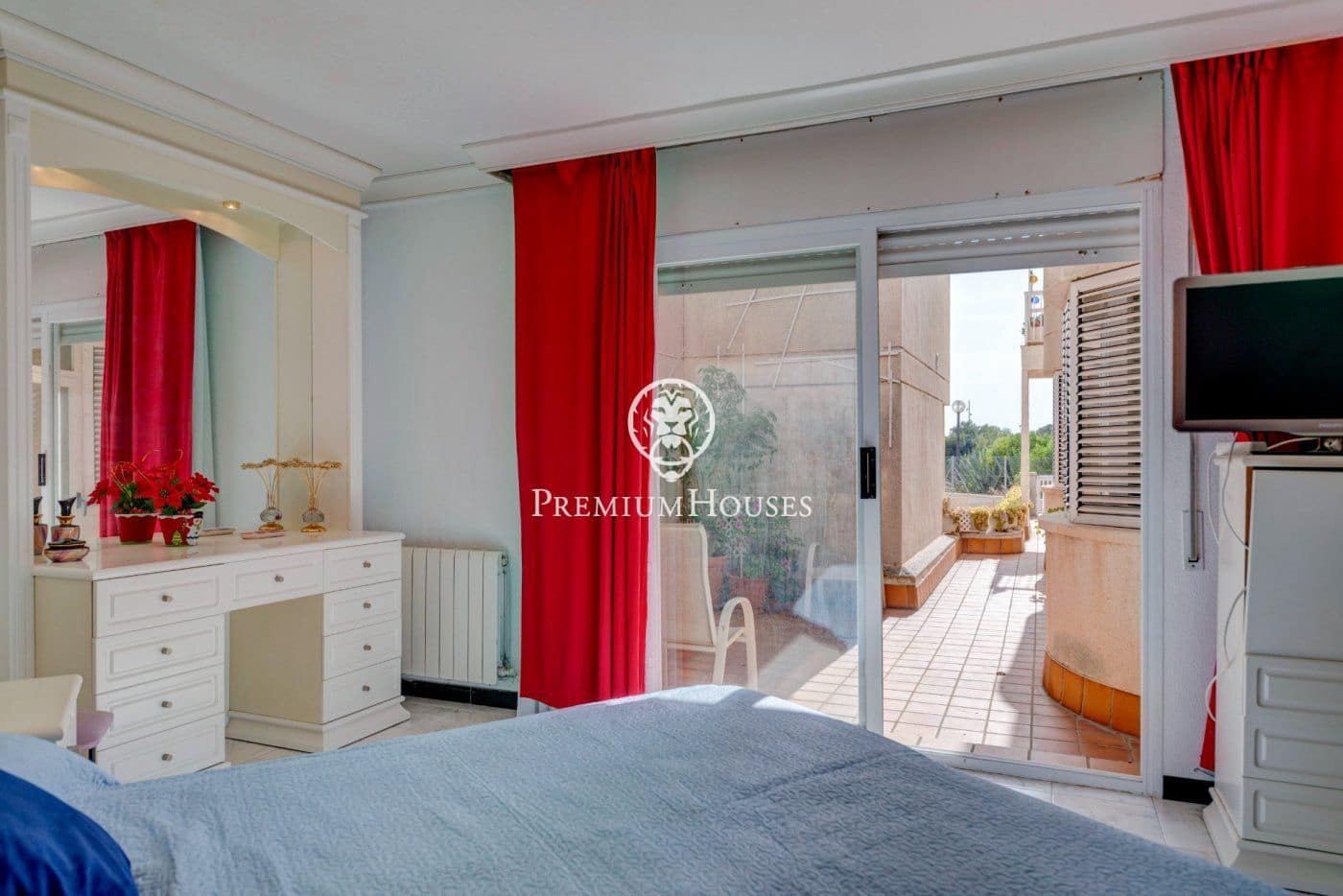 5 slaapkamer Rijtjeshuis te koop in Sitges met garage - € 1.200.000 (Ref: 6876139)