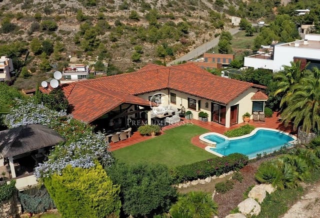 6 soverom Villa til salgs i Sitges med svømmebasseng garasje - € 2 650 000 (Ref: 6978258)