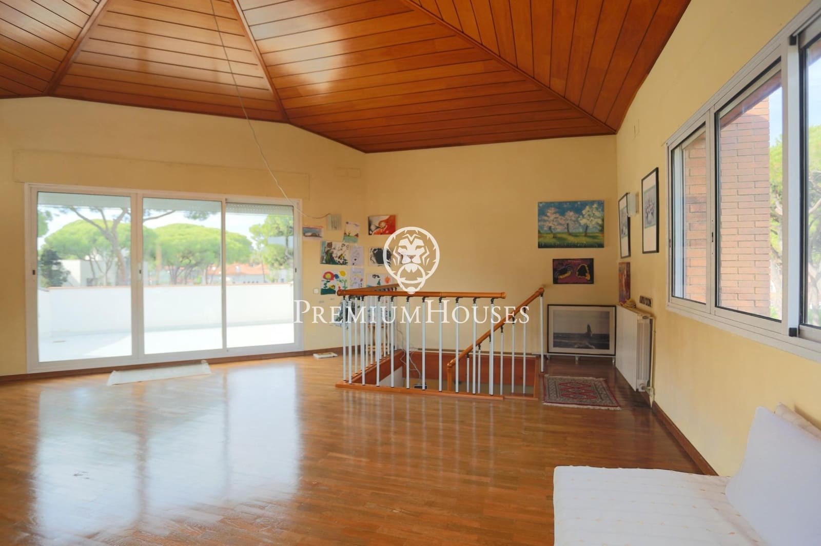 6 bedroom Villa for sale in Castelldefels with pool garage - € 7,450,000 (Ref: 7873324)