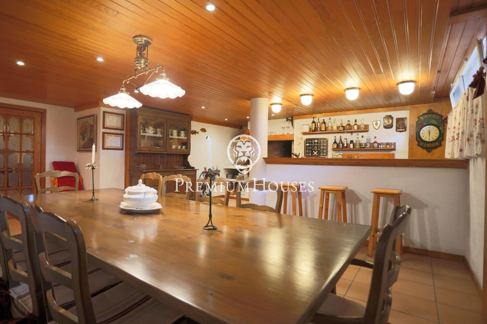 6 bedroom Villa for sale in Castelldefels with pool garage - € 7,450,000 (Ref: 7873324)