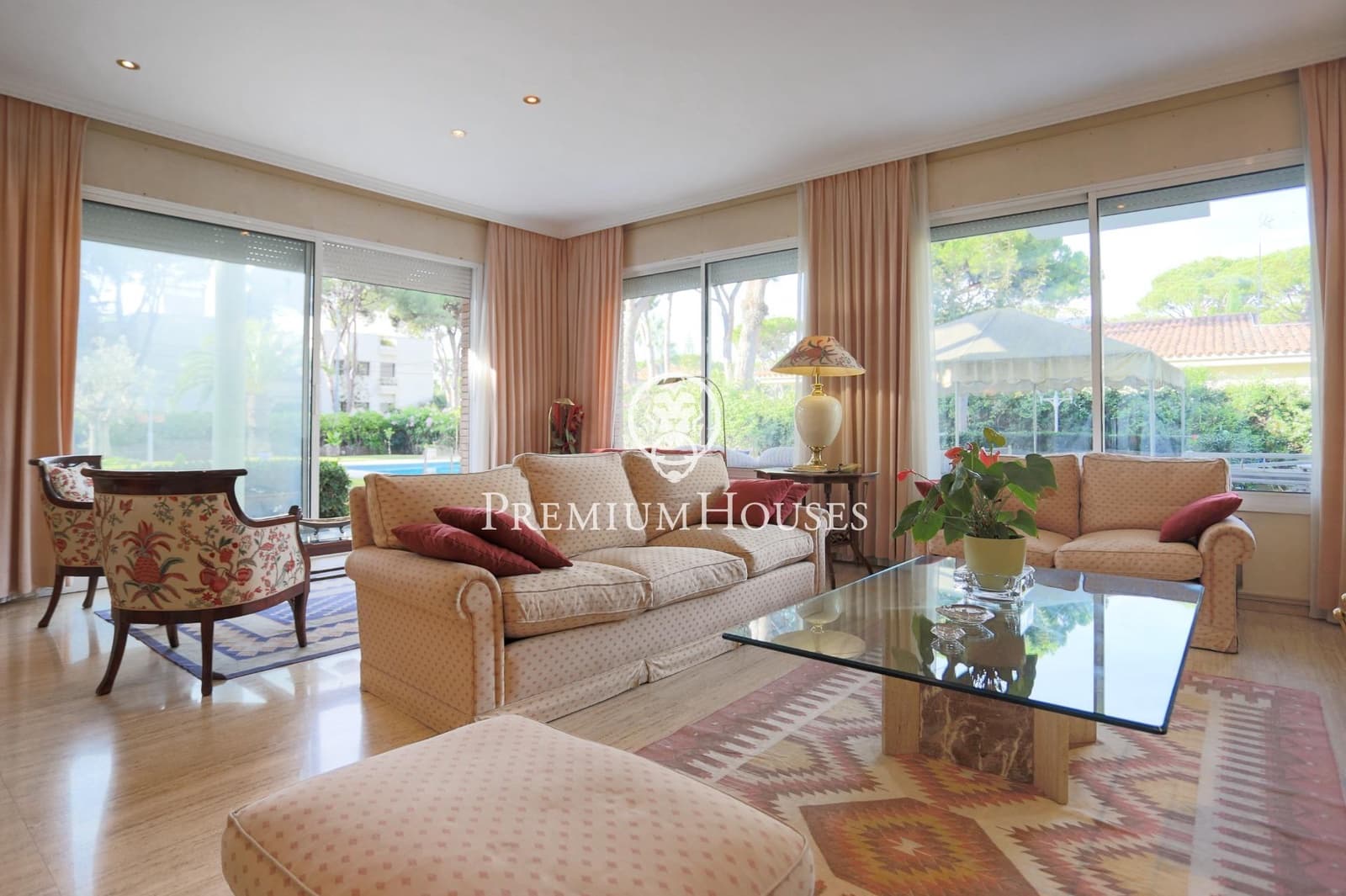 6 bedroom Villa for sale in Castelldefels with pool garage - € 7,450,000 (Ref: 7873324)