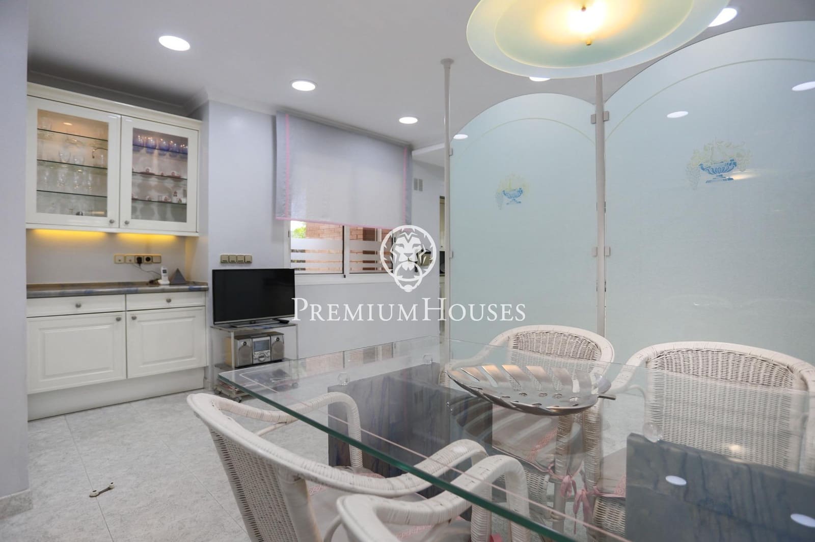 6 bedroom Villa for sale in Castelldefels with pool garage - € 7,450,000 (Ref: 7873324)