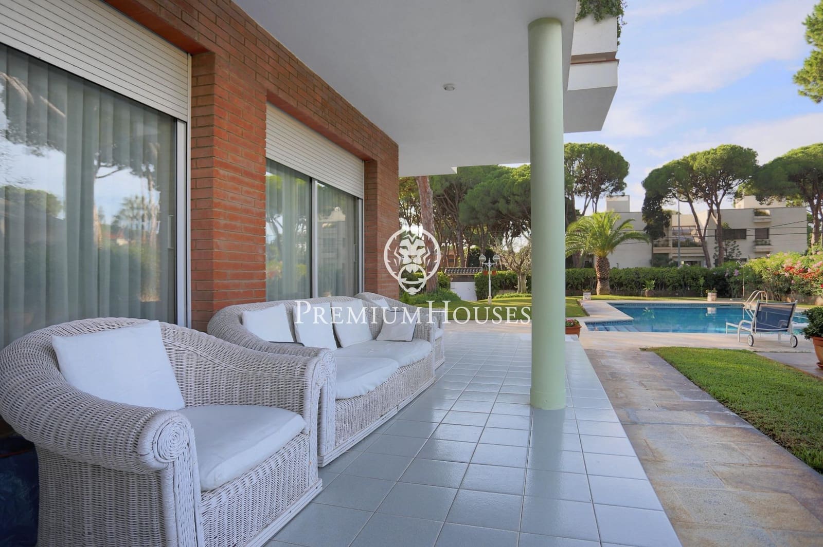 6 bedroom Villa for sale in Castelldefels with pool garage - € 7,450,000 (Ref: 7873324)