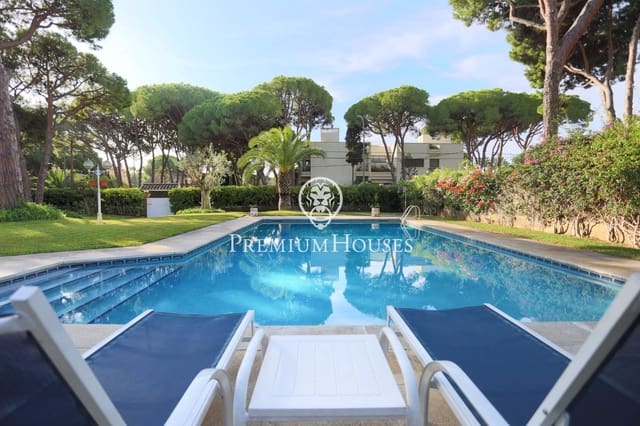 6 bedroom Villa for sale in Castelldefels with pool garage - € 7,450,000 (Ref: 7873324)