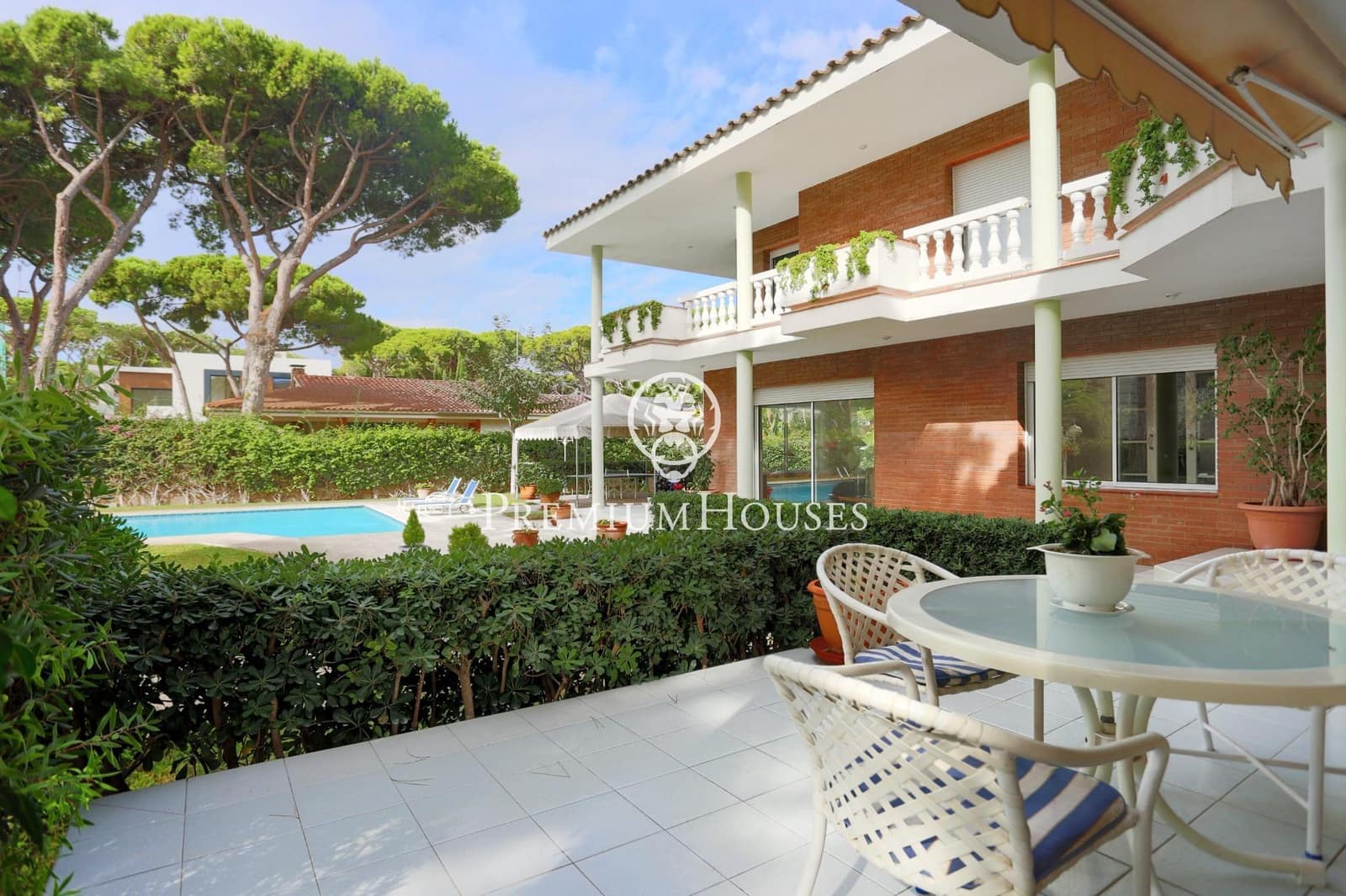 6 bedroom Villa for sale in Castelldefels with pool garage - € 7,450,000 (Ref: 7873324)