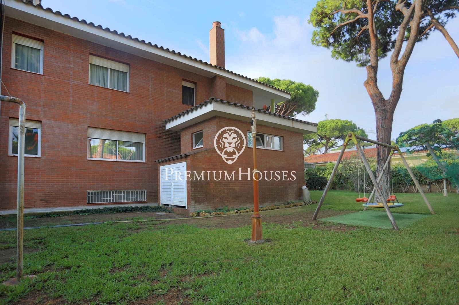 6 bedroom Villa for sale in Castelldefels with pool garage - € 7,450,000 (Ref: 7873324)