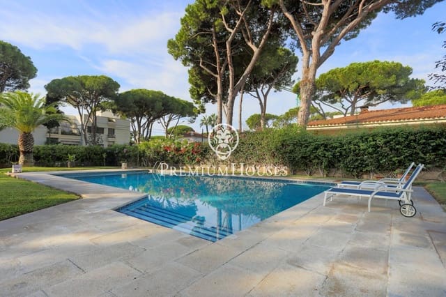 6 bedroom Villa for sale in Castelldefels with pool garage - € 7,450,000 (Ref: 7873324)