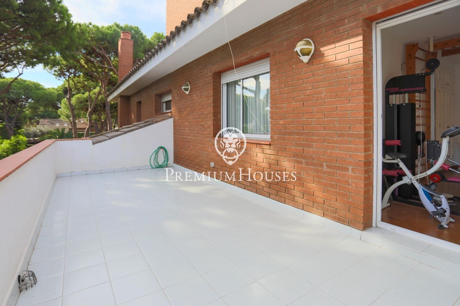 6 bedroom Villa for sale in Castelldefels with pool garage - € 7,450,000 (Ref: 7873324)
