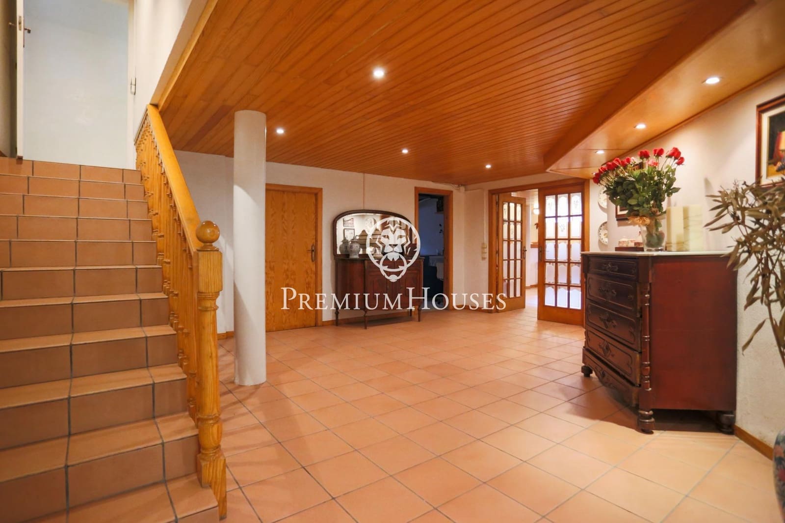 6 bedroom Villa for sale in Castelldefels with pool garage - € 7,450,000 (Ref: 7873324)