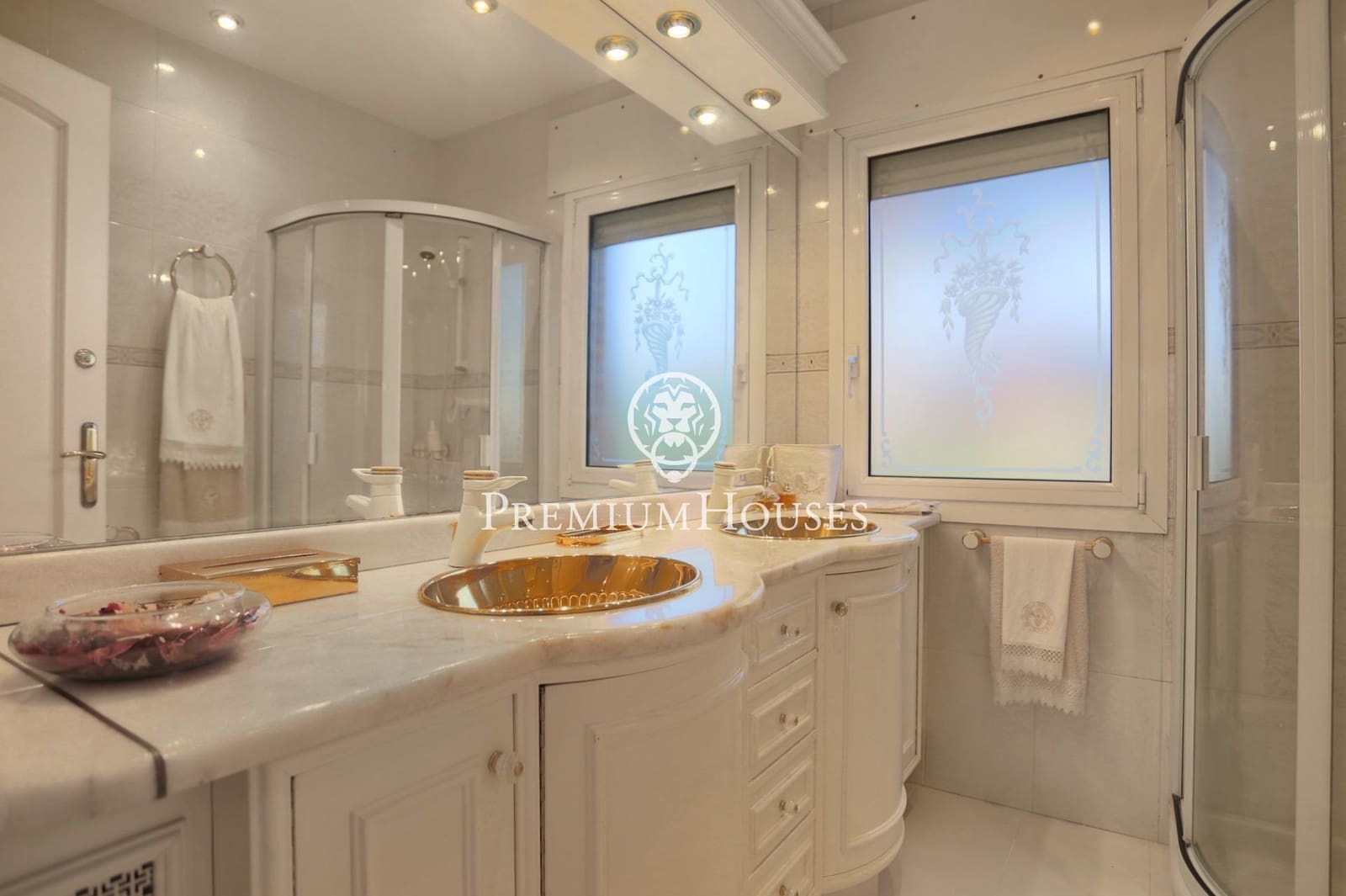 6 bedroom Villa for sale in Castelldefels with pool garage - € 7,450,000 (Ref: 7873324)