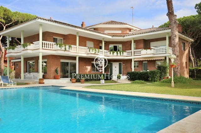 6 bedroom Villa for sale in Castelldefels with pool garage - € 7,450,000 (Ref: 7873324)
