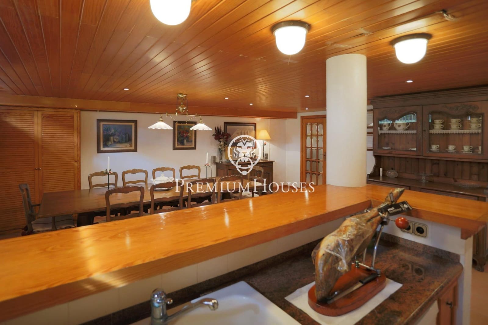 6 bedroom Villa for sale in Castelldefels with pool garage - € 7,450,000 (Ref: 7873324)