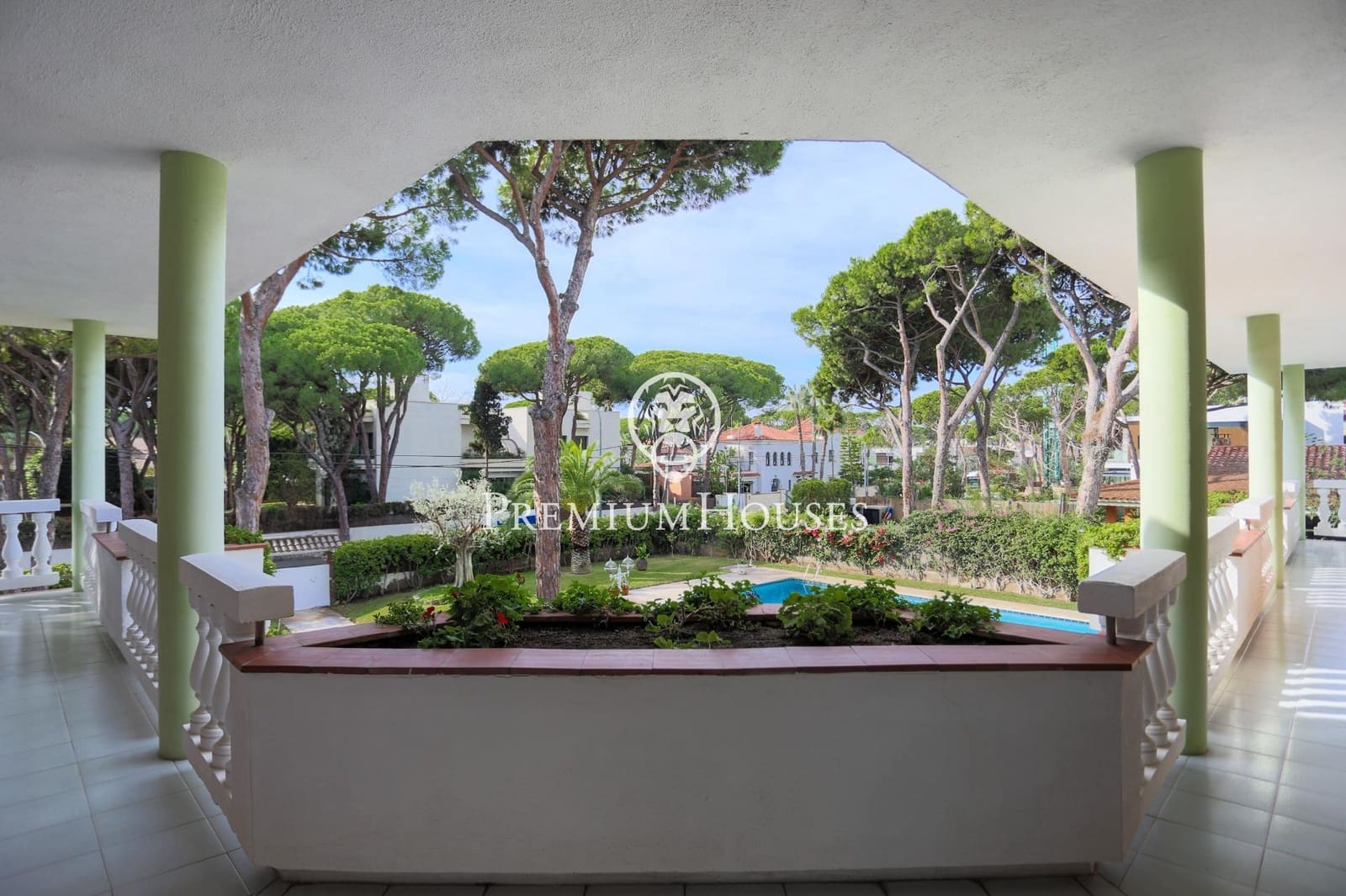 6 bedroom Villa for sale in Castelldefels with pool garage - € 7,450,000 (Ref: 7873324)