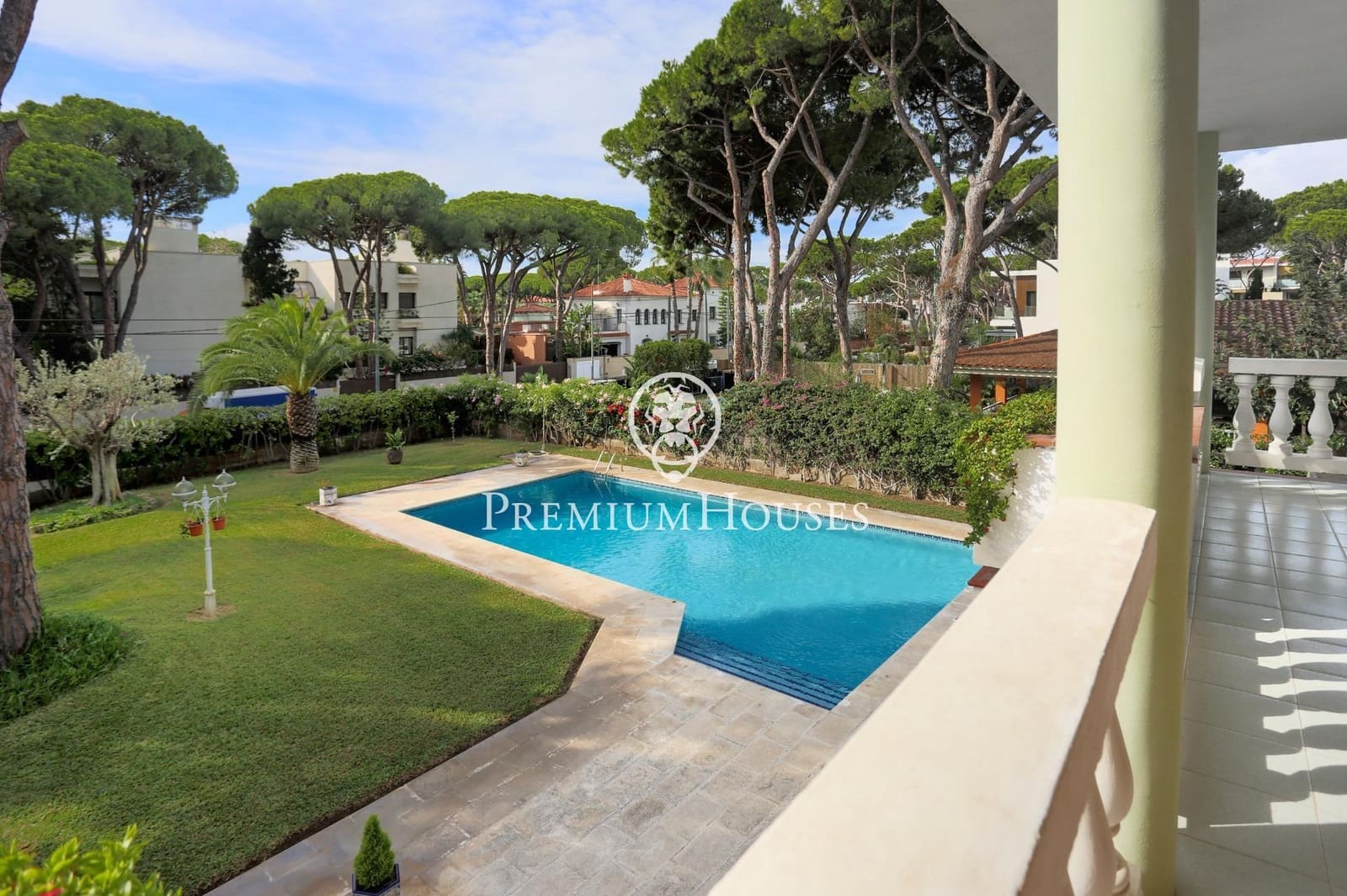 6 bedroom Villa for sale in Castelldefels with pool garage - € 7,450,000 (Ref: 7873324)