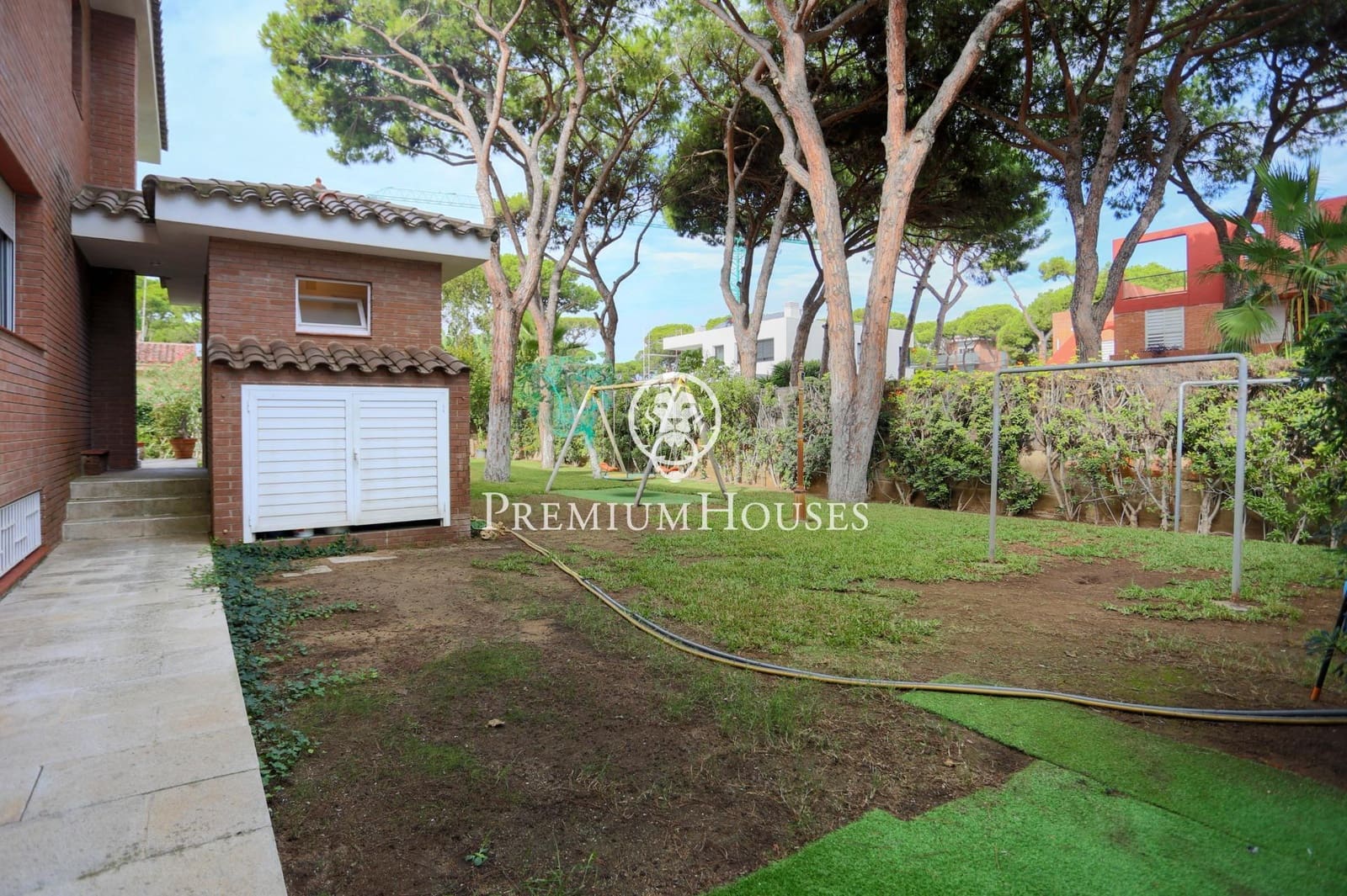 6 bedroom Villa for sale in Castelldefels with pool garage - € 7,450,000 (Ref: 7873324)
