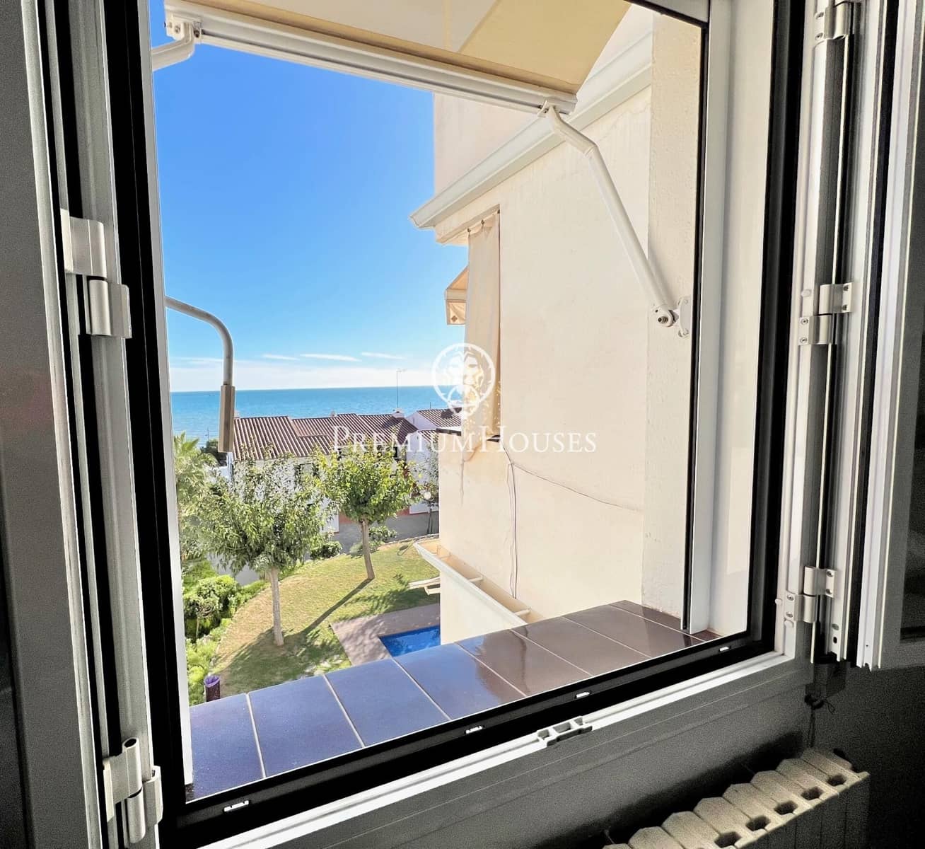 3 soveværelse Lejlighed til leje i Sitges med swimmingpool garage - € 4.000 (Ref: 7894780)