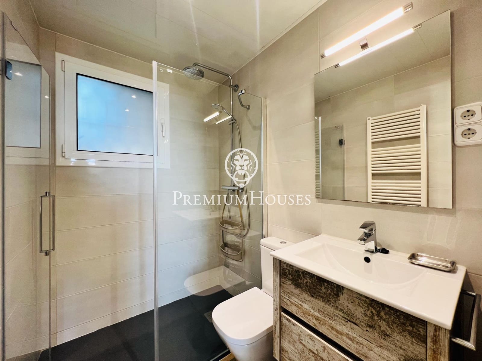 3 soveværelse Lejlighed til leje i Sitges med swimmingpool garage - € 4.000 (Ref: 7894780)