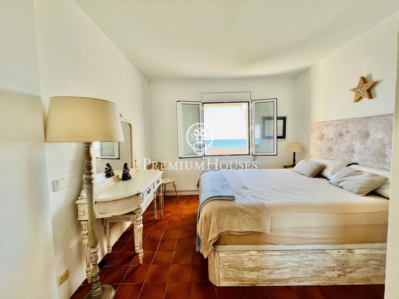 3 soveværelse Lejlighed til leje i Sitges med swimmingpool garage - € 4.000 (Ref: 7894780)