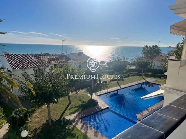 3 soveværelse Lejlighed til leje i Sitges med swimmingpool - € 4.000 (Ref: 7894780)