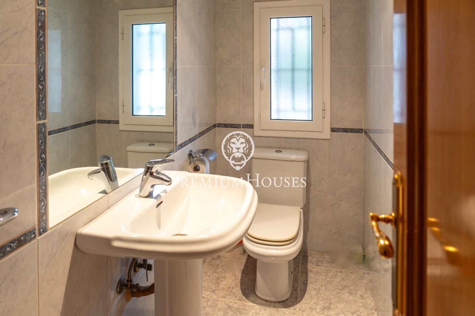 5 sypialnia Willa na sprzedaż w Sitges z basenem garażem - 699 000 € (Ref: 8079590)