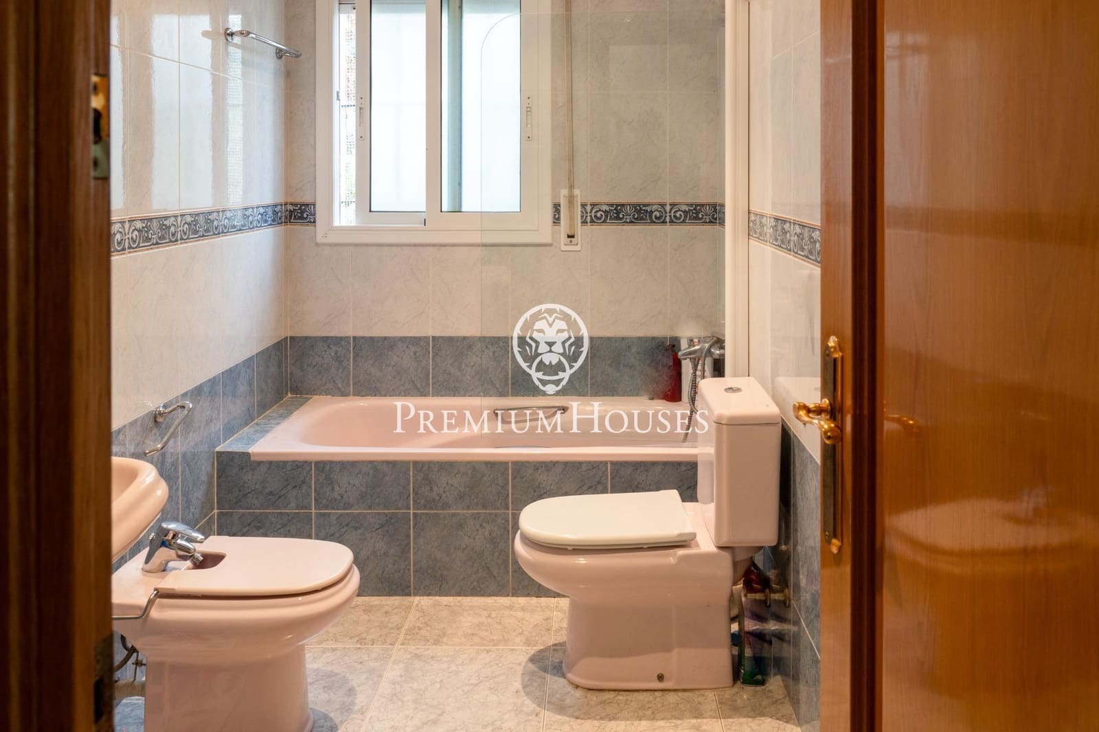 5 sypialnia Willa na sprzedaż w Sitges z basenem garażem - 699 000 € (Ref: 8079590)