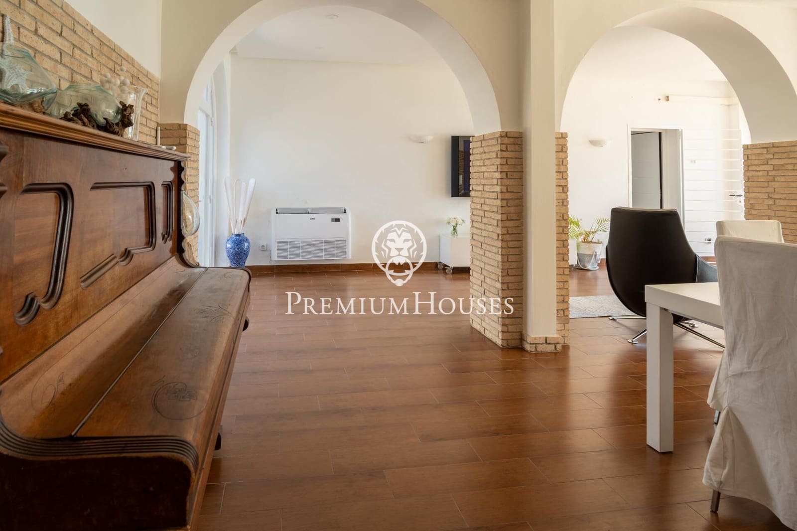 5 soveværelse Villa til salg i Vilanova i la Geltru med swimmingpool - € 3.900.000 (Ref: 8229363)