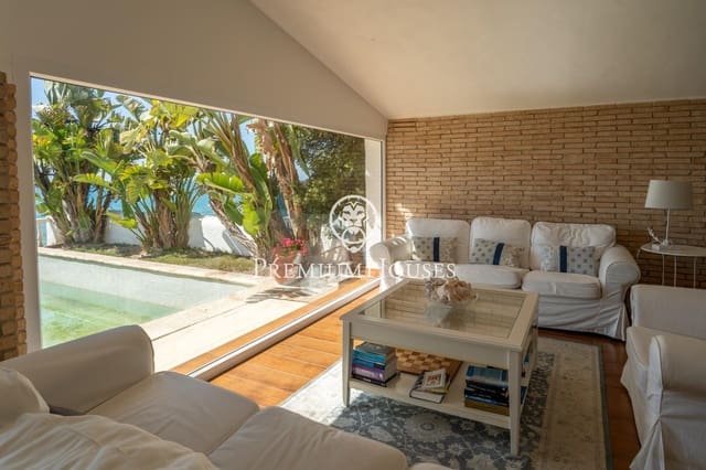 5 bedroom Villa for sale in Vilanova i la Geltrú with pool - € 3,900,000 (Ref: 8229363)