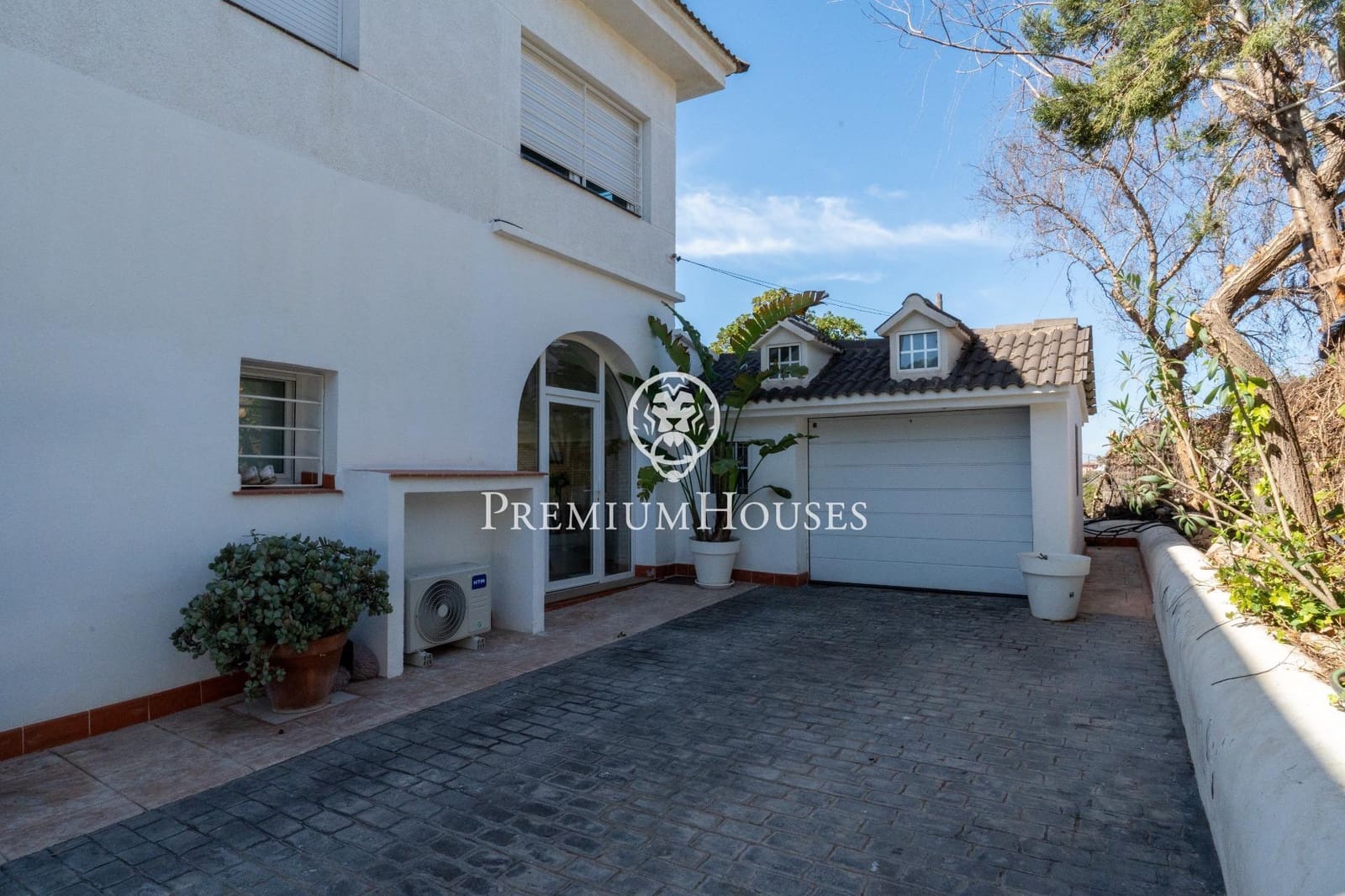 5 soveværelse Villa til salg i Vilanova i la Geltru med swimmingpool - € 3.900.000 (Ref: 8229363)