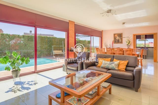 6 bedroom Villa for sale in Vilanova i la Geltrú with pool - € 1,500,000 (Ref: 8250415)