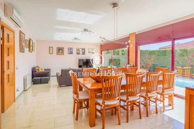 6 bedroom Villa for sale in Vilanova i la Geltrú with pool - € 1,500,000 (Ref: 8250415)