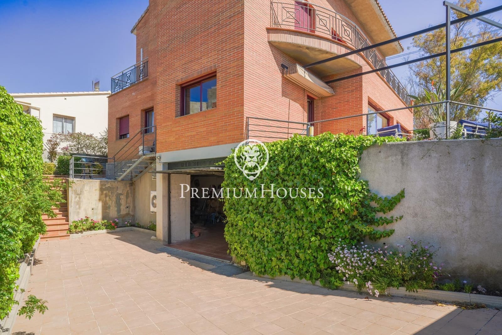 6 soveværelse Villa til salg i Vilanova i la Geltru med swimmingpool - € 1.500.000 (Ref: 8250415)