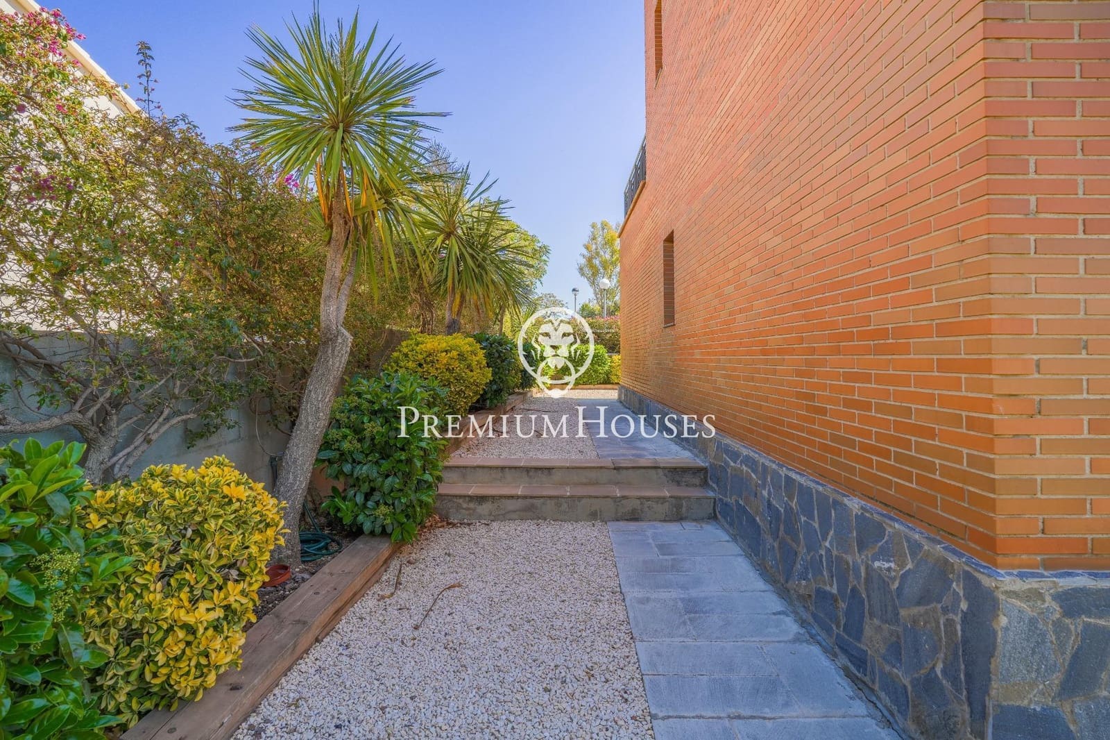 6 soveværelse Villa til salg i Vilanova i la Geltru med swimmingpool - € 1.500.000 (Ref: 8250415)