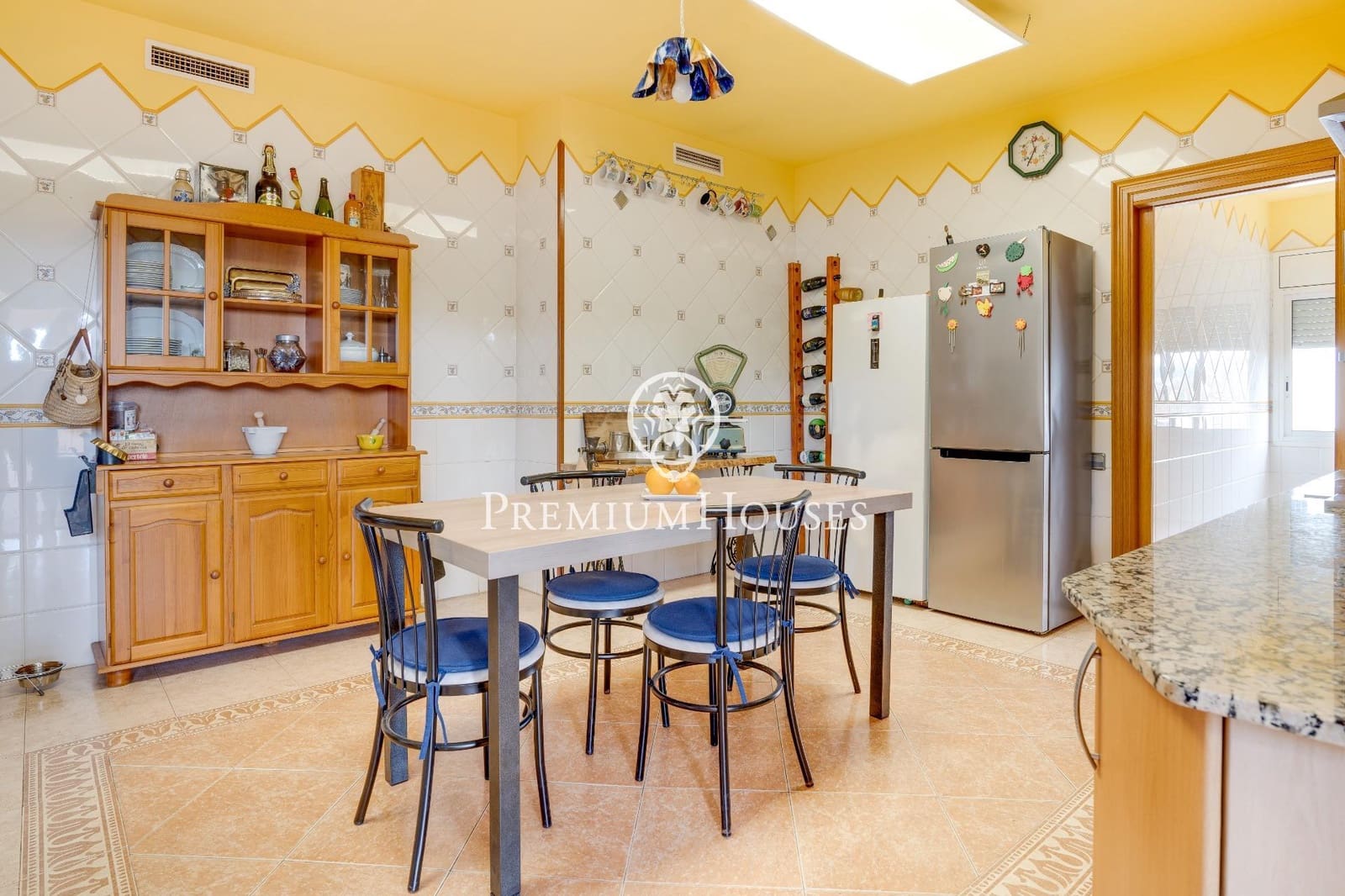 5 bedroom Villa for sale in Vilanova i la Geltru with pool garage - € 690,000 (Ref: 8314243)