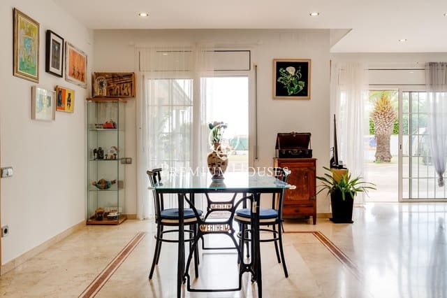 5 bedroom Villa for sale in Vilanova i la Geltrú with pool garage - € 690,000 (Ref: 8314243)