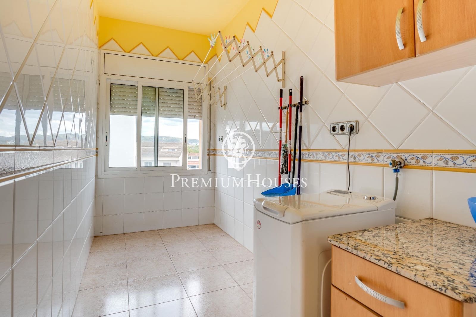 5 bedroom Villa for sale in Vilanova i la Geltru with pool garage - € 690,000 (Ref: 8314243)