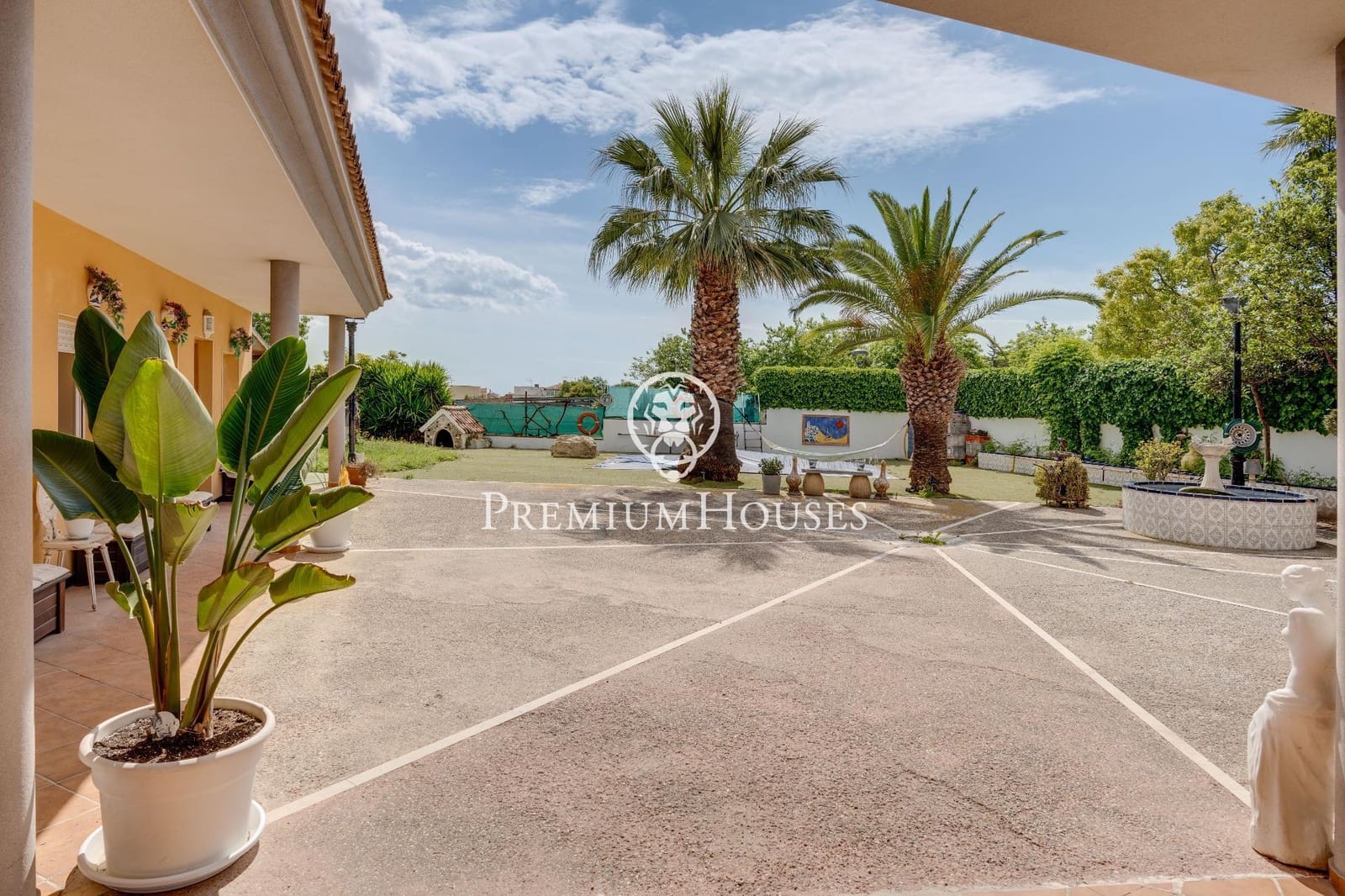 5 bedroom Villa for sale in Vilanova i la Geltru with pool garage - € 690,000 (Ref: 8314243)