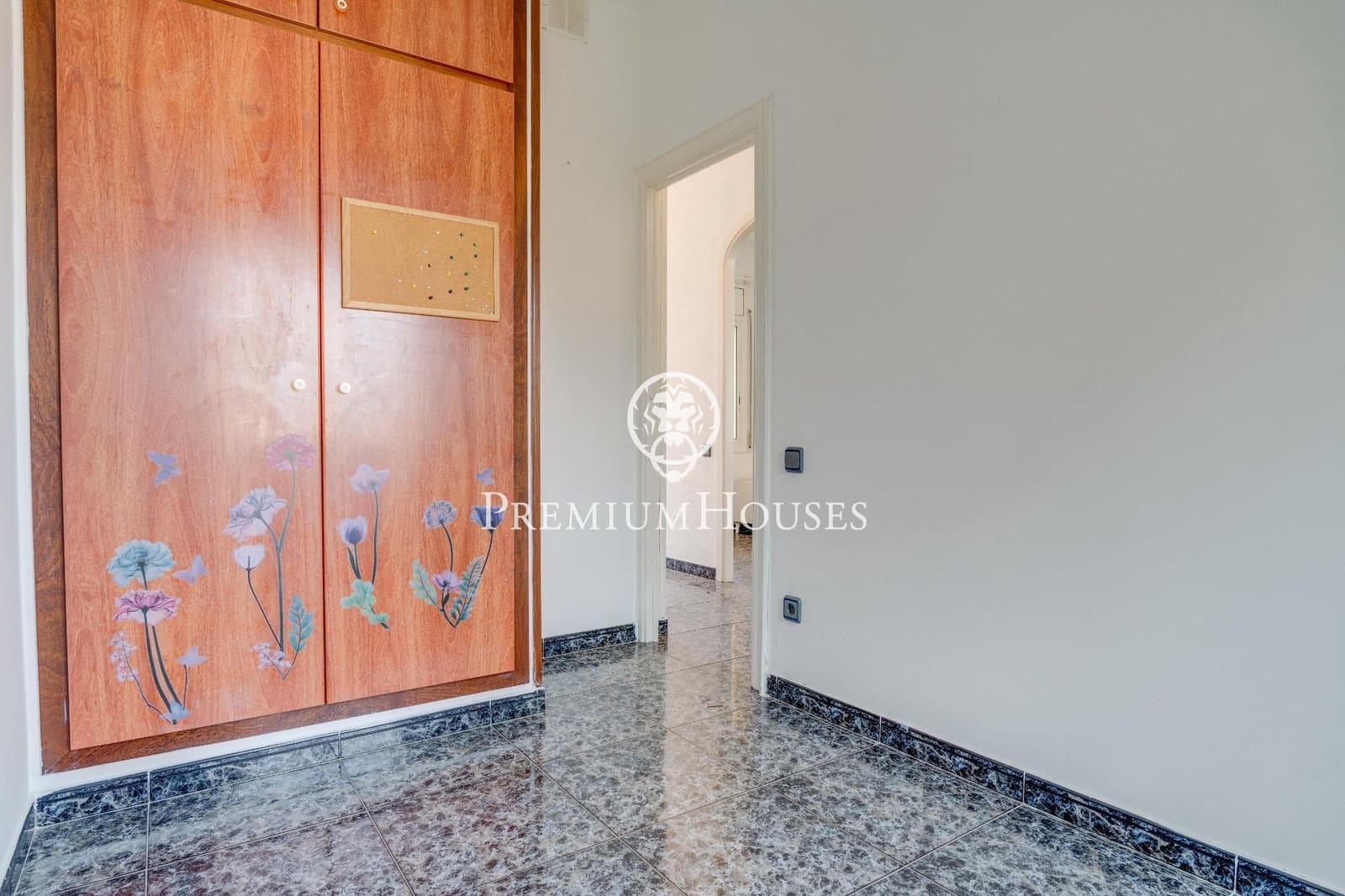 5 bedroom Villa for sale in Vilanova i la Geltru with pool garage - € 690,000 (Ref: 8314243)