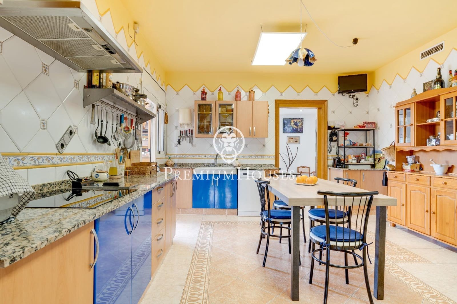 5 bedroom Villa for sale in Vilanova i la Geltru with pool garage - € 690,000 (Ref: 8314243)