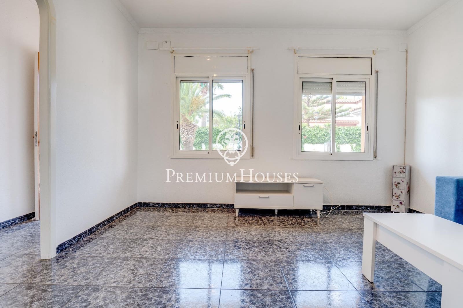 5 bedroom Villa for sale in Vilanova i la Geltru with pool garage - € 690,000 (Ref: 8314243)