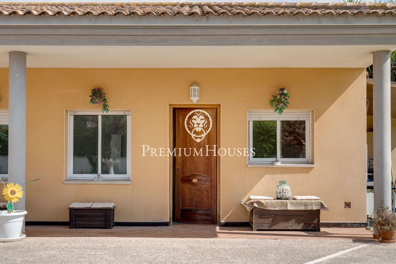 5 bedroom Villa for sale in Vilanova i la Geltru with pool garage - € 690,000 (Ref: 8314243)