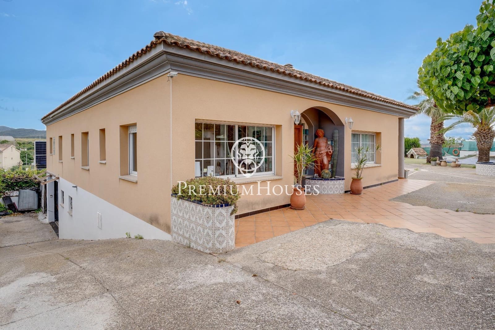5 bedroom Villa for sale in Vilanova i la Geltru with pool garage - € 690,000 (Ref: 8314243)