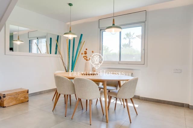 4 bedroom Villa for sale in Vilanova i la Geltrú with pool garage - € 879,000 (Ref: 8354165)