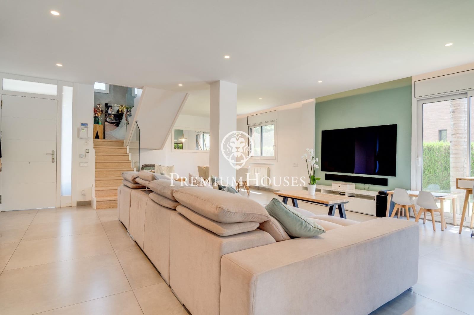 4 bedroom Villa for sale in Vilanova i la Geltru with pool garage - € 879,000 (Ref: 8354165)