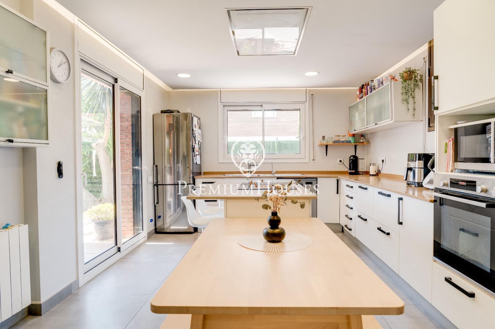 4 bedroom Villa for sale in Vilanova i la Geltru with pool garage - € 879,000 (Ref: 8354165)