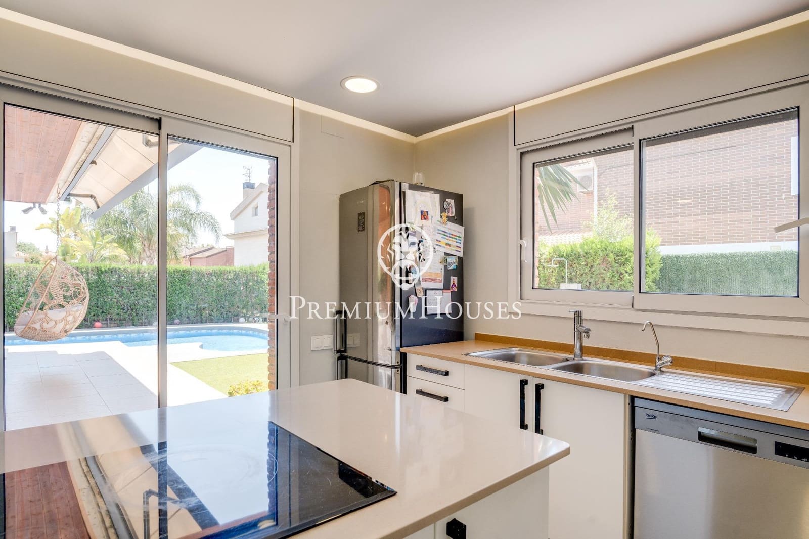 4 bedroom Villa for sale in Vilanova i la Geltru with pool garage - € 879,000 (Ref: 8354165)