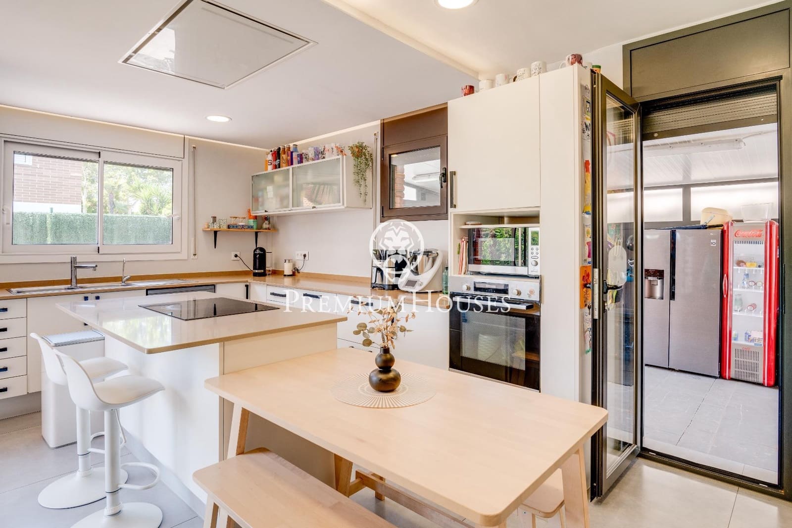 4 bedroom Villa for sale in Vilanova i la Geltru with pool garage - € 879,000 (Ref: 8354165)