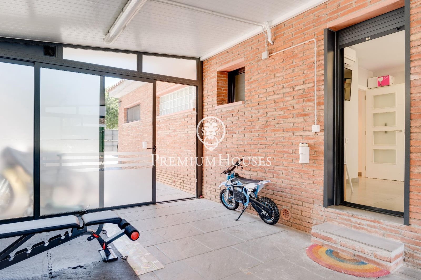 4 bedroom Villa for sale in Vilanova i la Geltru with pool garage - € 879,000 (Ref: 8354165)