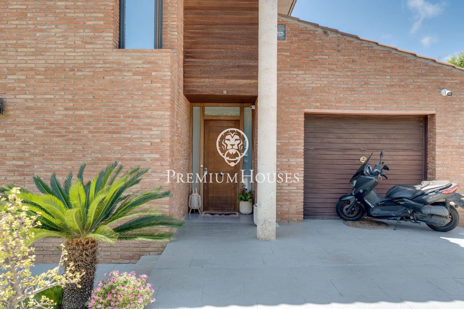 4 bedroom Villa for sale in Vilanova i la Geltru with pool garage - € 879,000 (Ref: 8354165)