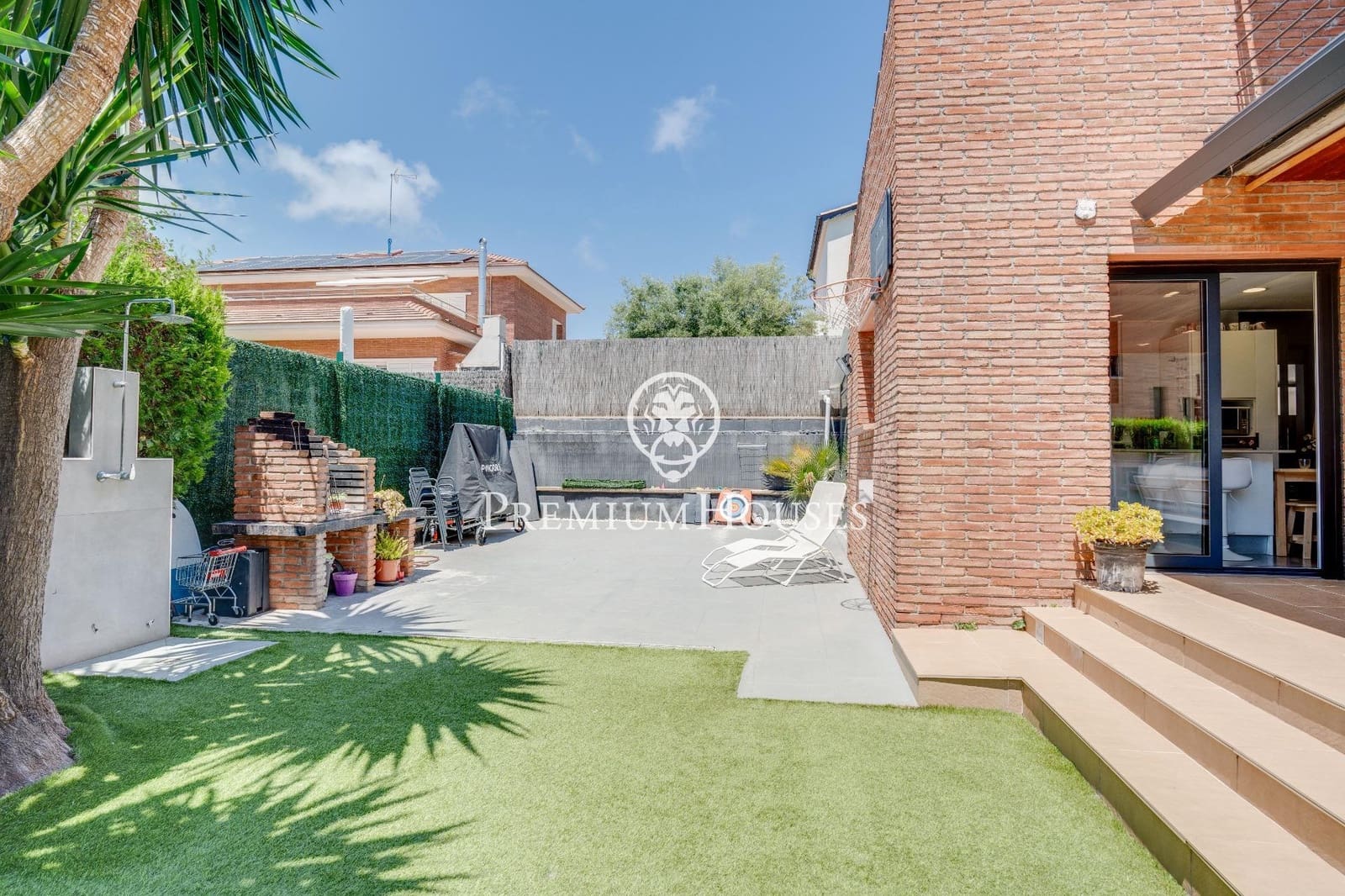 4 bedroom Villa for sale in Vilanova i la Geltru with pool garage - € 879,000 (Ref: 8354165)